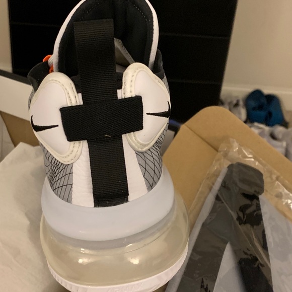 NIB Nike Air Max 720 Waves White/Black/Wolf Grey - Picture 3 of 10